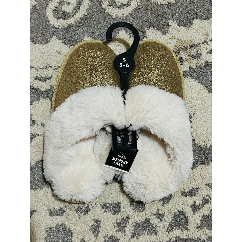 NWT❤️Gold Gliters Memory Foam Cozy Slippers sz small(5-6)